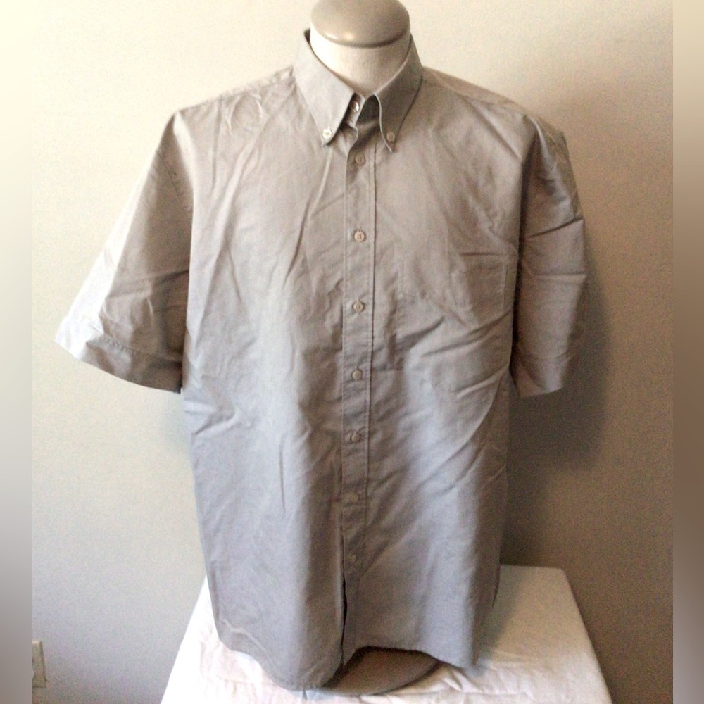 Dornbusch men’s short sleeve dress shirt. Size 43.